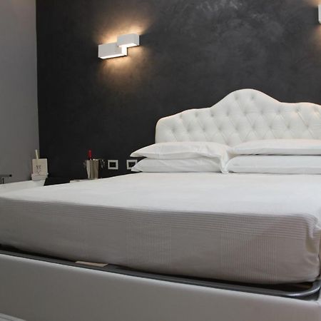 Jacuzzi Apartament By Parmacentro B&B Dış mekan fotoğraf