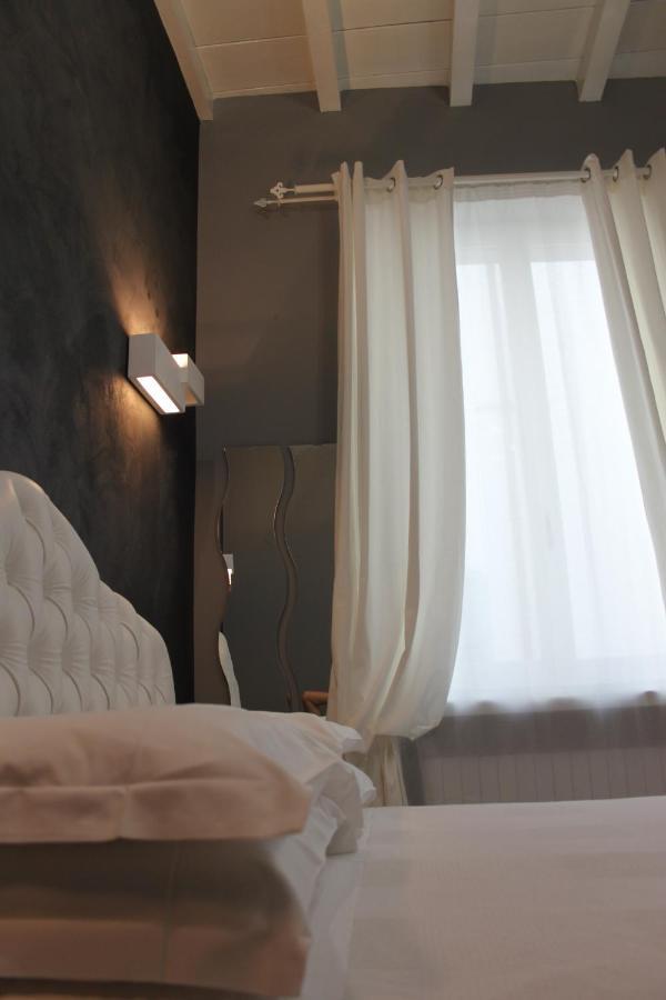 Jacuzzi Apartament By Parmacentro B&B Dış mekan fotoğraf