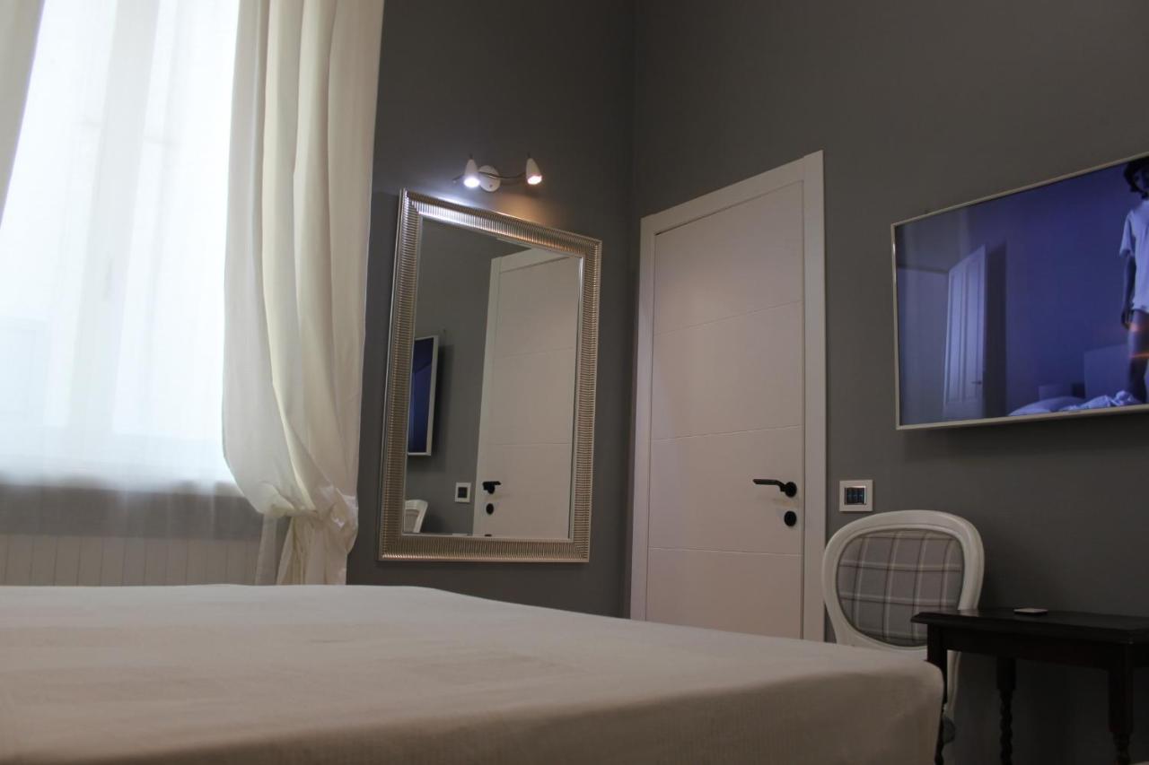 Jacuzzi Apartament By Parmacentro B&B Dış mekan fotoğraf