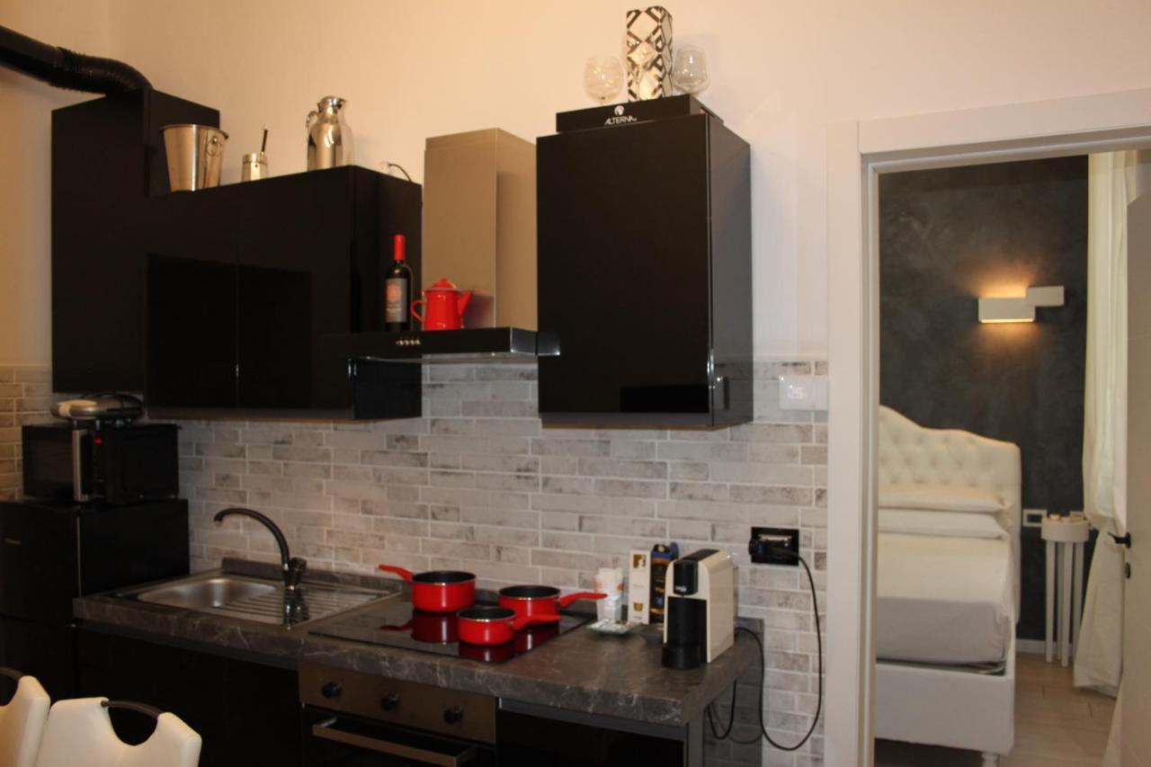 Jacuzzi Apartament By Parmacentro B&B Dış mekan fotoğraf