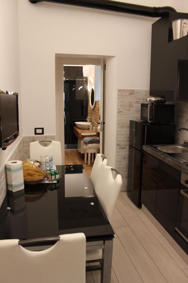 Jacuzzi Apartament By Parmacentro B&B Dış mekan fotoğraf